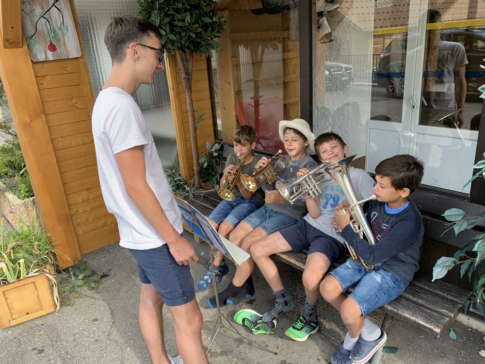 CD2B42A1-309C-4002-BDAD-4A8717F011E8