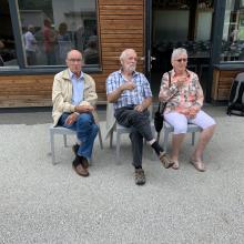 03276C6B-88FF-4071-8CD1-50AD277C09DC